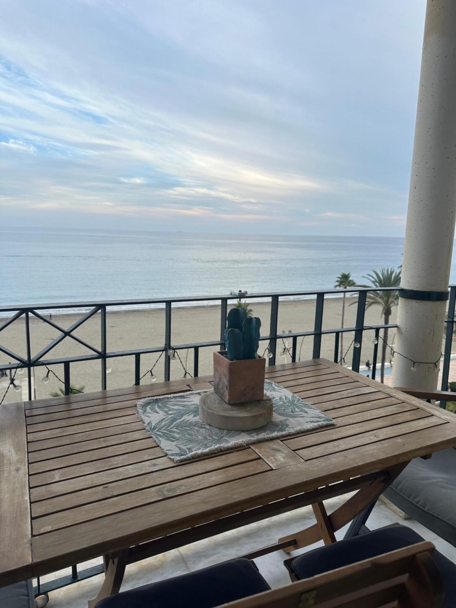Pepe Beach Vista Al Mar Apartment Estepona Exterior photo